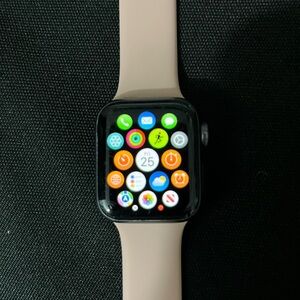Apple Watch Gen 4 40mm? (The smaller of the two sizes)